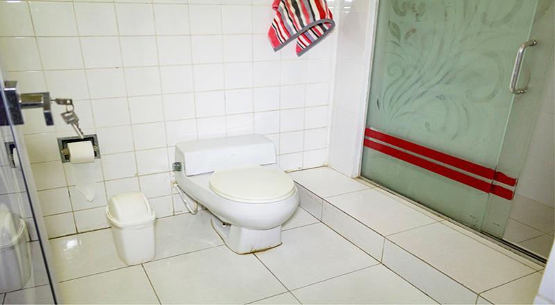 VENTA DE CASA DE 3 PISOS EN AV. ZARUMILLA